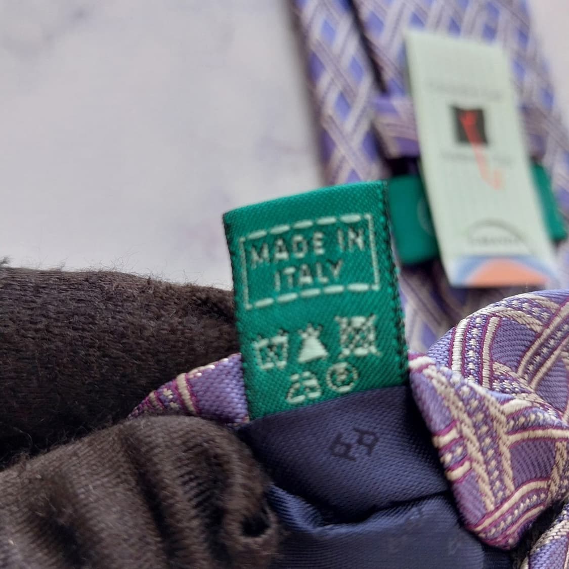 앤드류스타이 실크 퍼플 자카드 넥타이 8.7cm 새제품 K2545
 상품이미지10