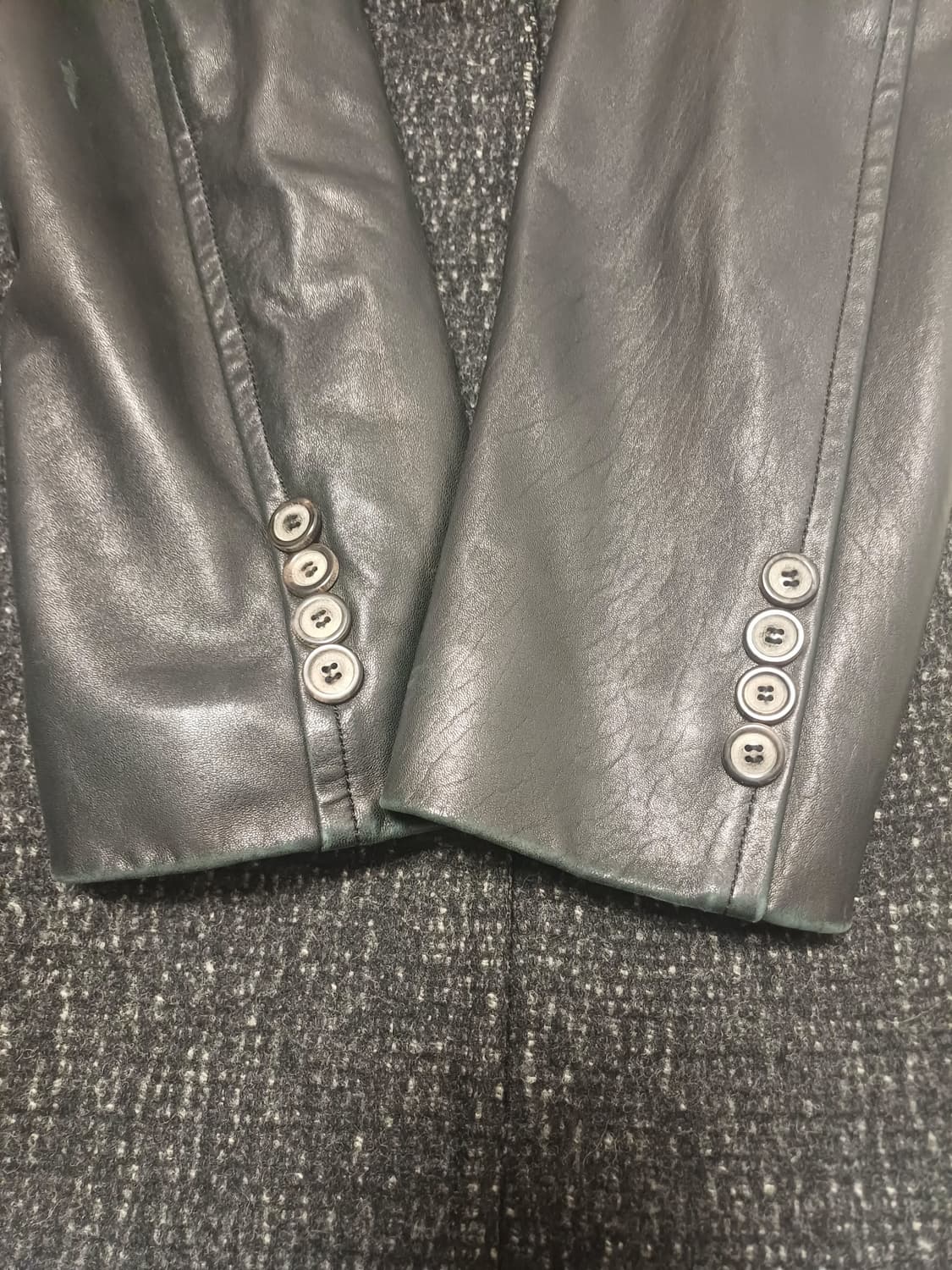 [명작/100] 솔리드옴므 13FW 리얼 양가죽 슬리브 배색 더블 피코트 상품이미지6