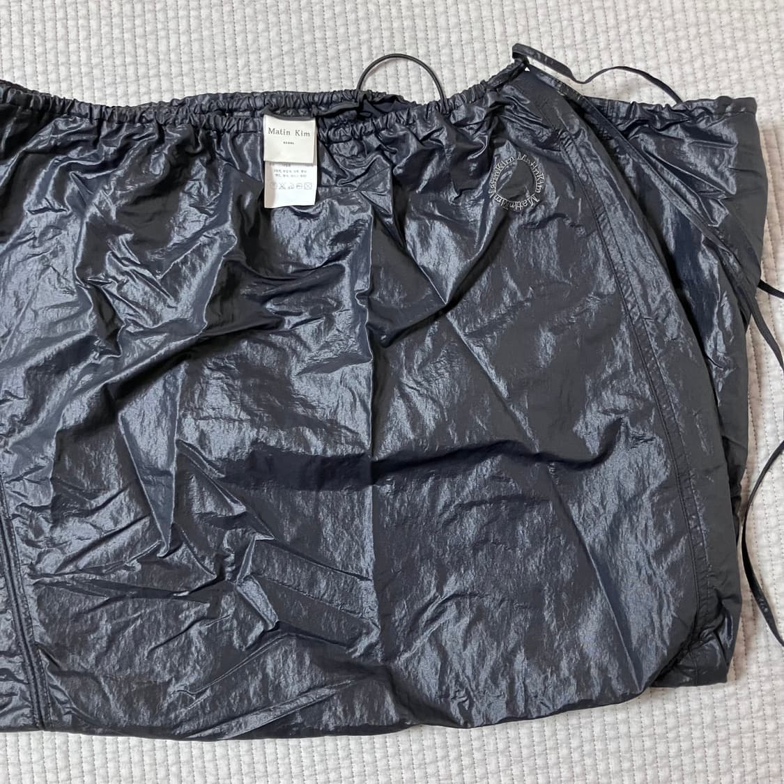 마뗑킴 나일론 스커트 블랙 상품이미지1