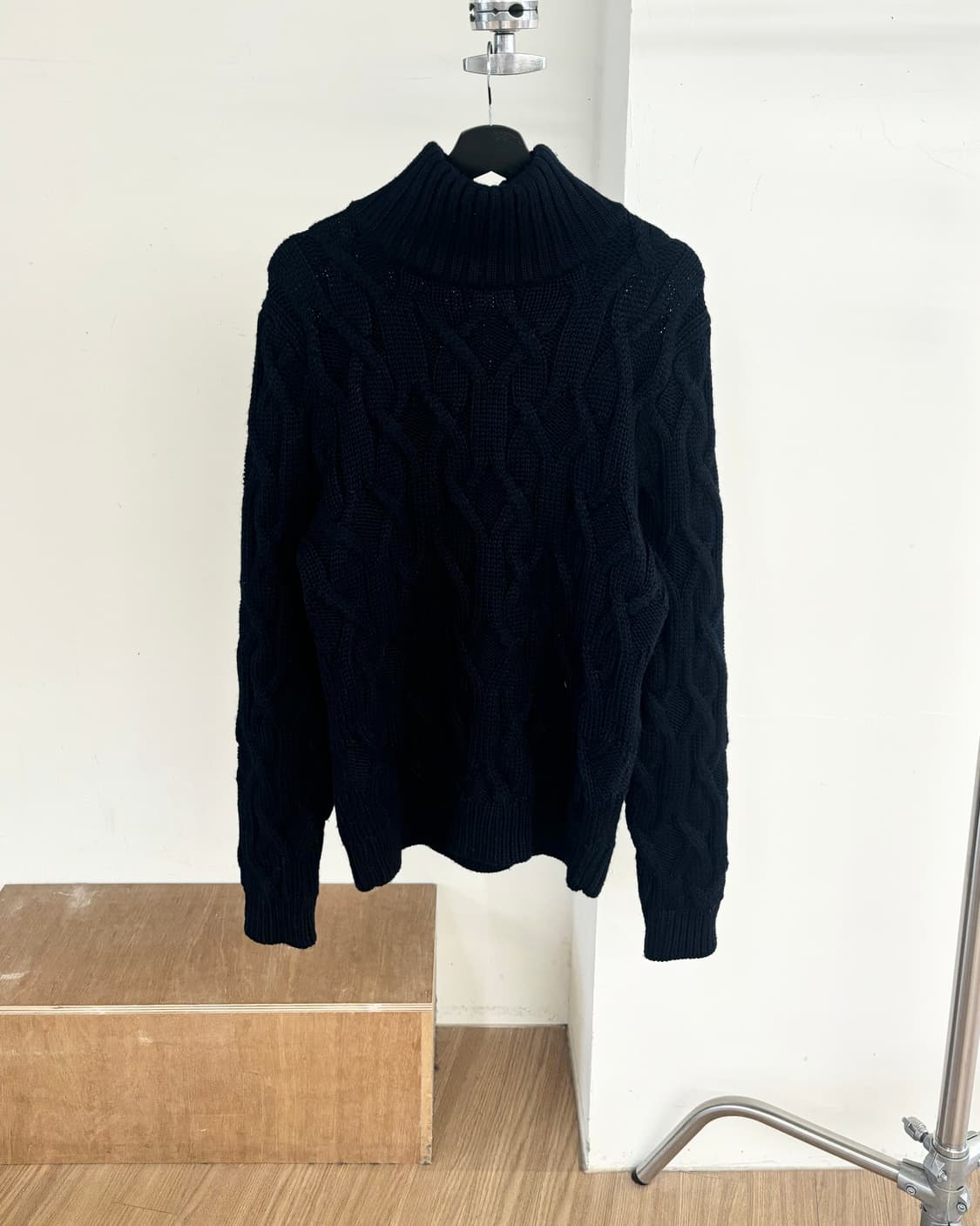 산드로 케이블 네이비 터틀넥 니트 상품이미지1