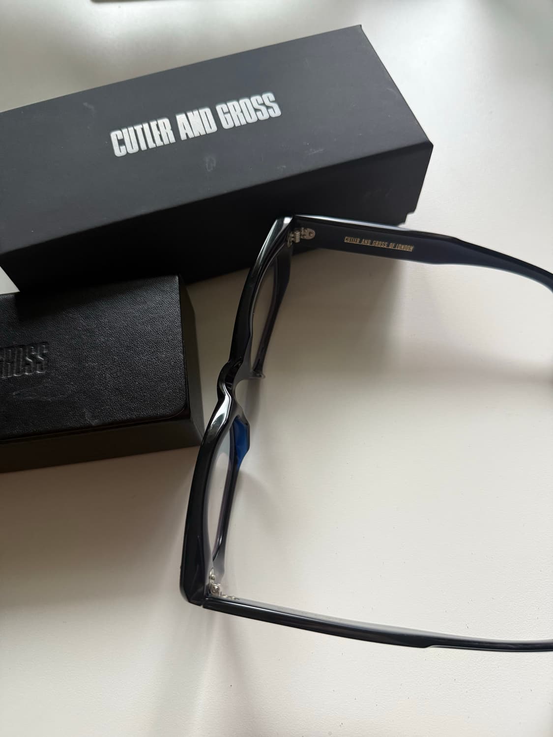 커틀러앤그로스 1391 01 black on blue 상품이미지10