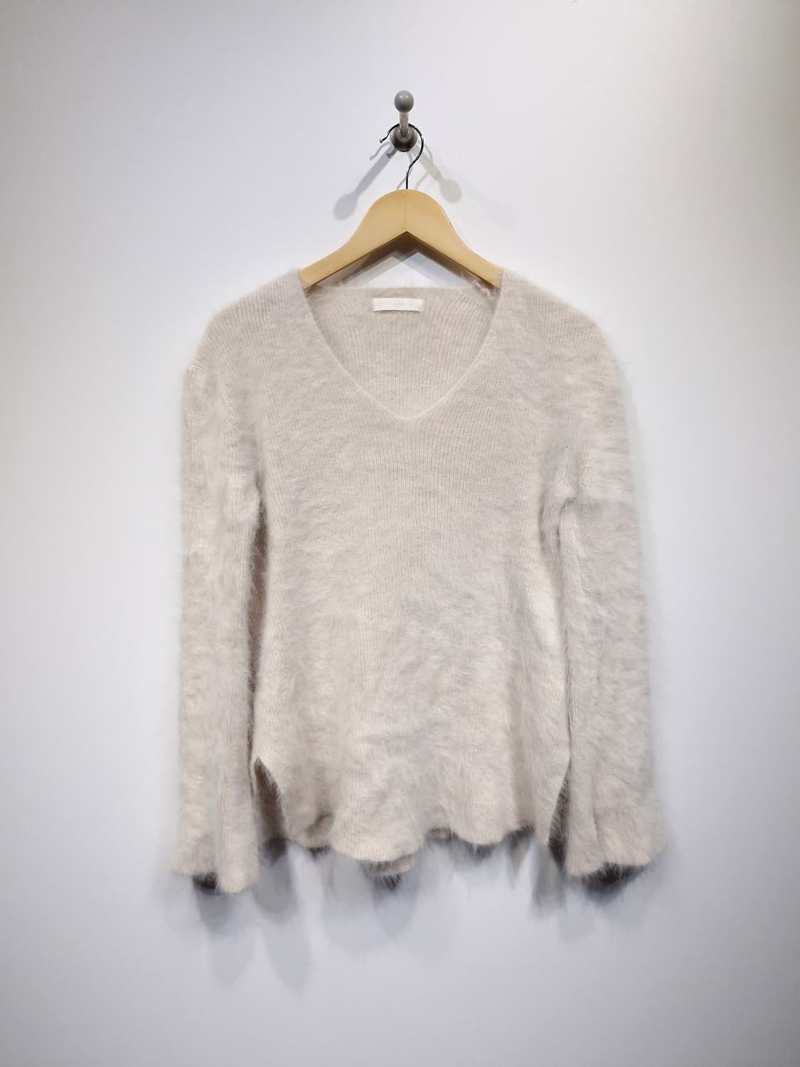 블러썸 에이치컴퍼니 앙고라 브이넥 니트(F) 상품이미지1