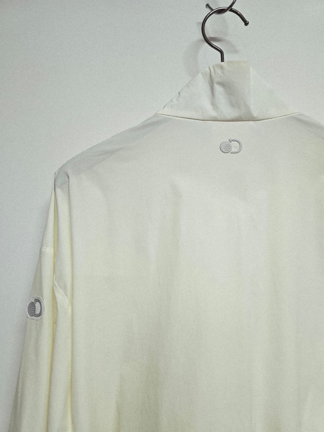 디스커버리 아이보리 크롭 바람막이95 상품이미지6