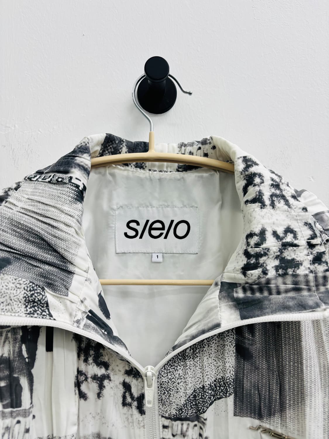 에스이오(s/e/o) 그래픽 콜라주 윈드브레이커 자켓 상품이미지4