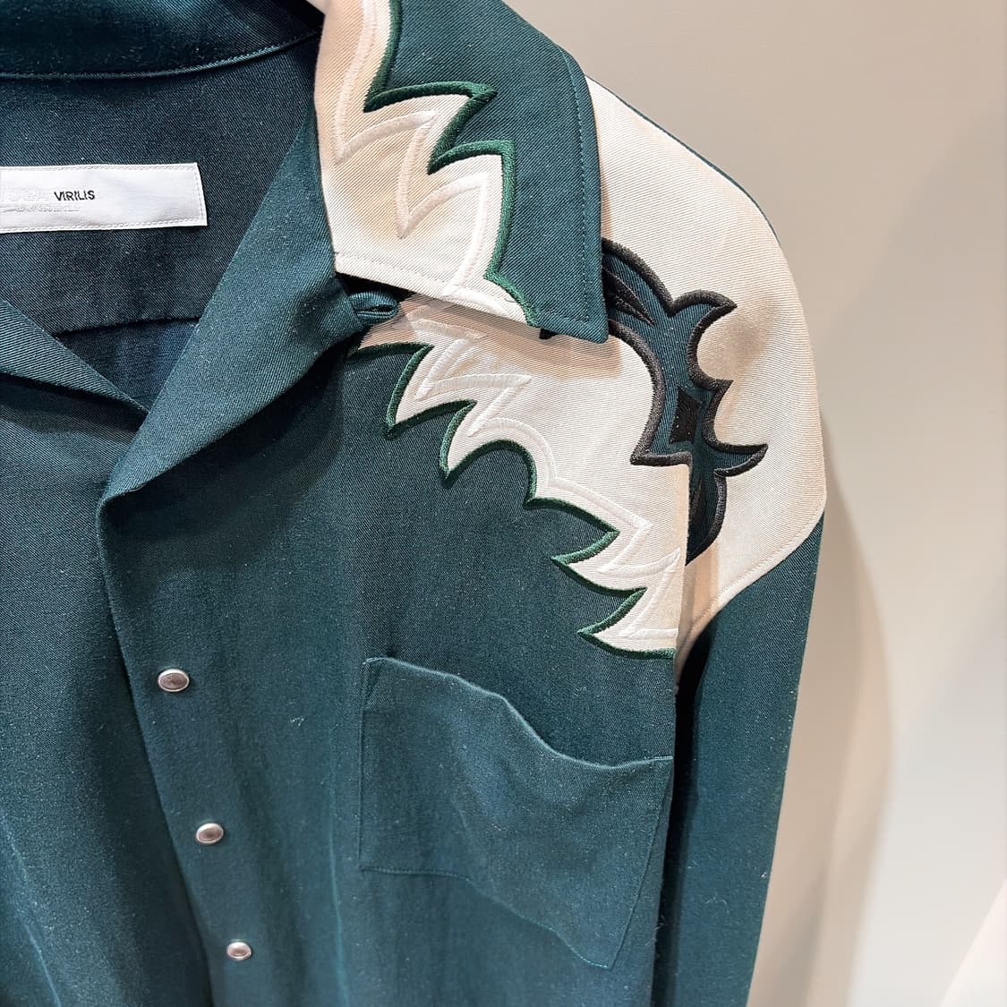 (정품/새상품) TOGA 토가 비릴리스 남성 딥그린 웨스턴 자수 셔츠 상품이미지2