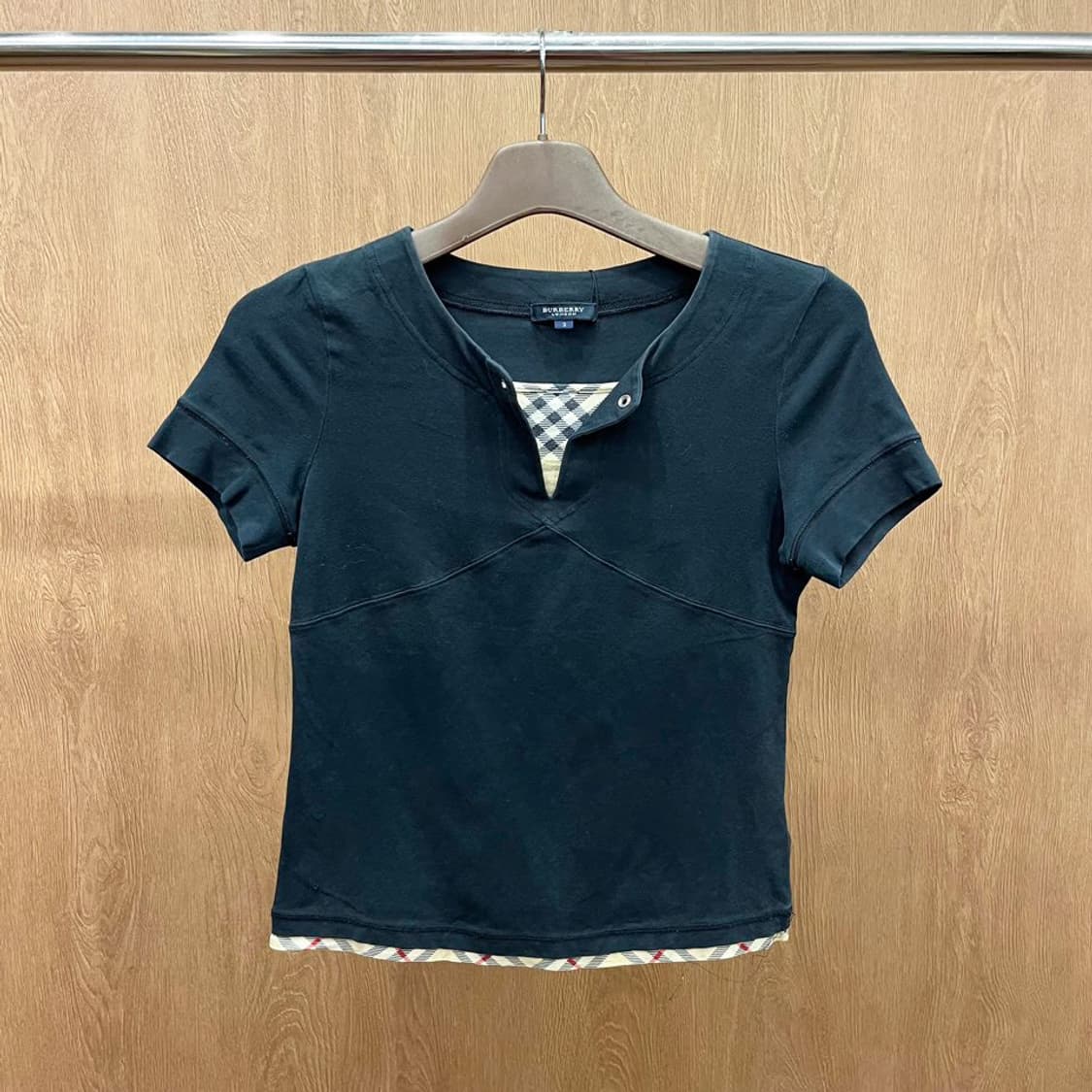 버버리 런던 반팔 티셔츠 배색 체크 레이어드 체스트 라인 디테일 네이비 상품이미지2