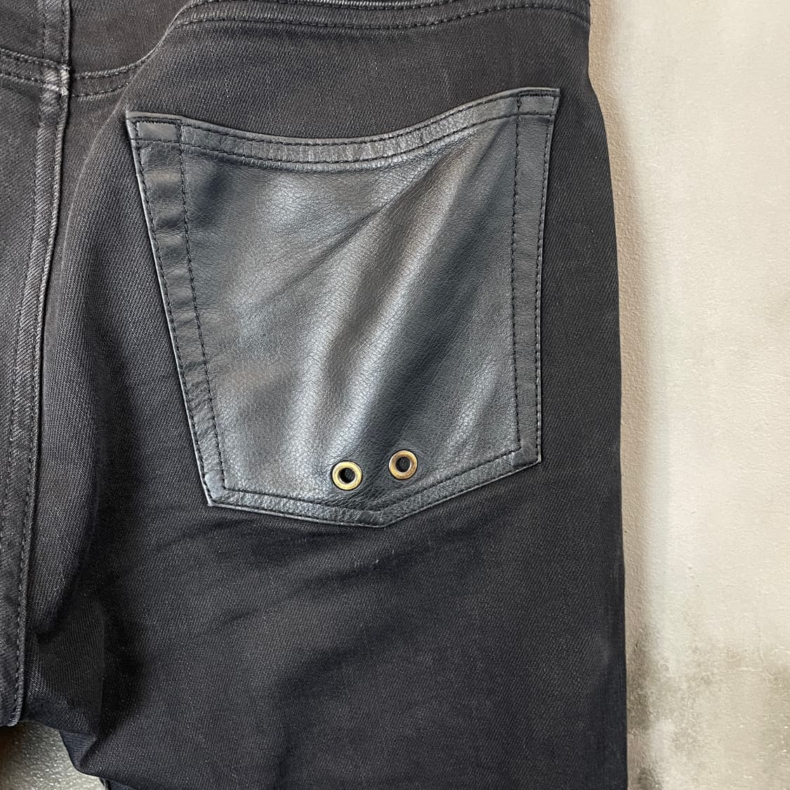 16aw 알렉산더 맥퀸 레더패치 라이더 데님 상품이미지8