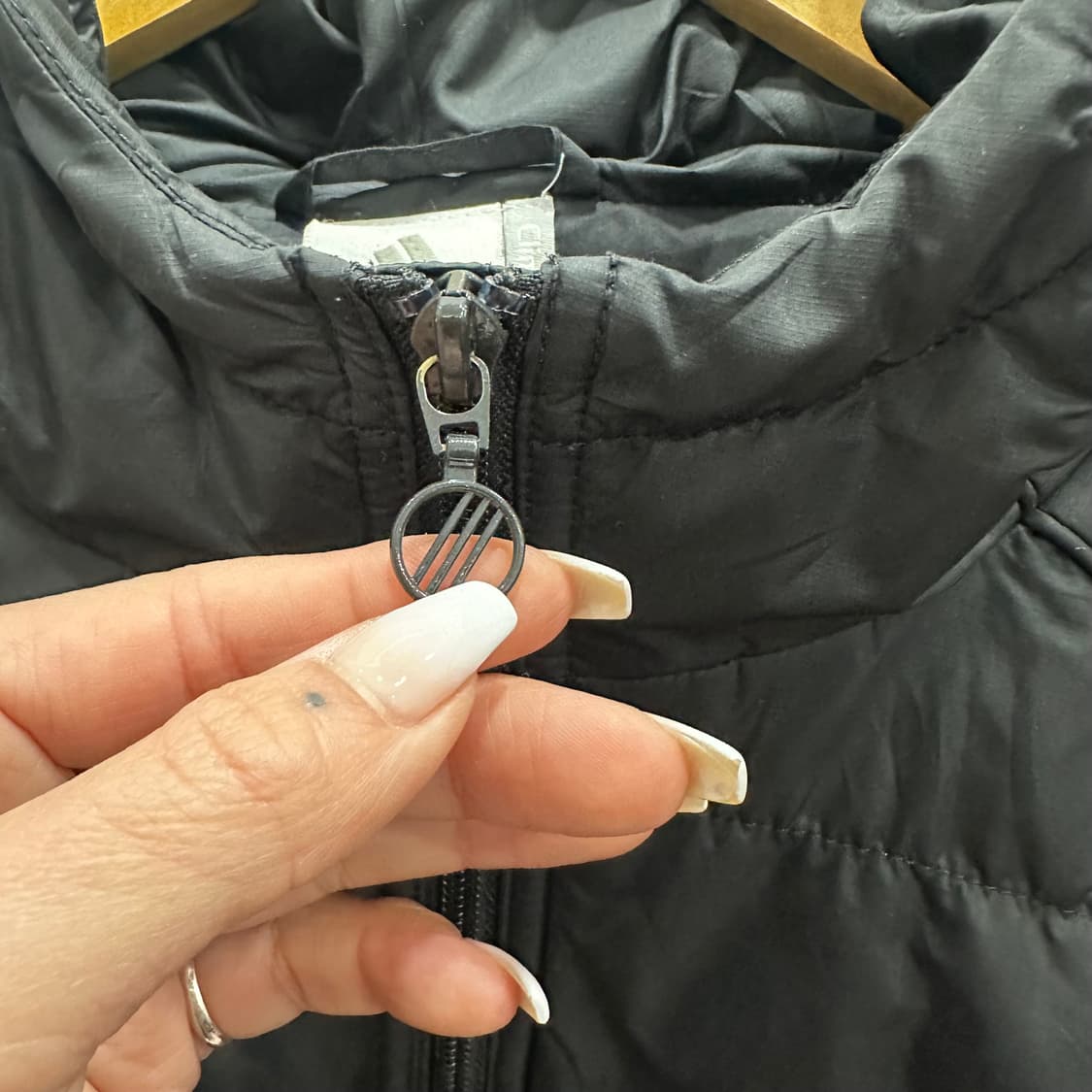 아디다스 블렉 푸퍼 다운 숏패딩M 상품이미지3