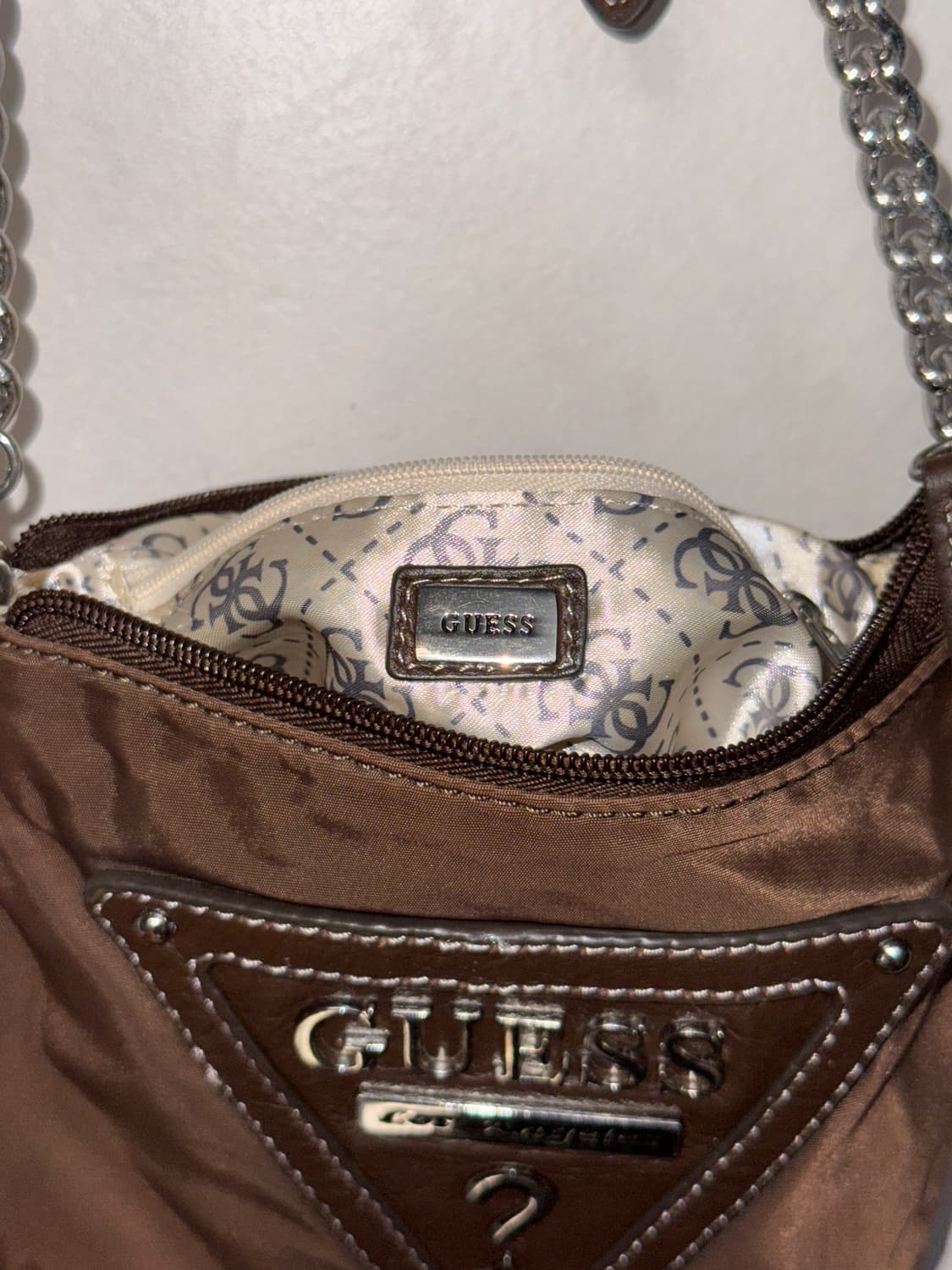 GUESS brown logo chain cross bag 상품이미지6