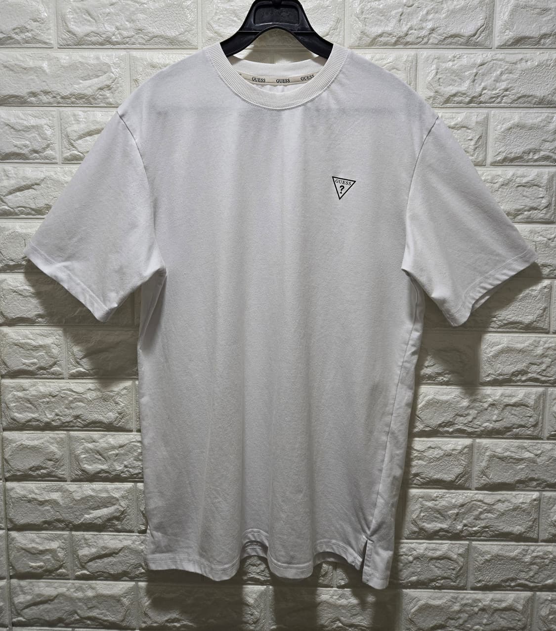 게스 스몰로고 반팔티 M 상품이미지1