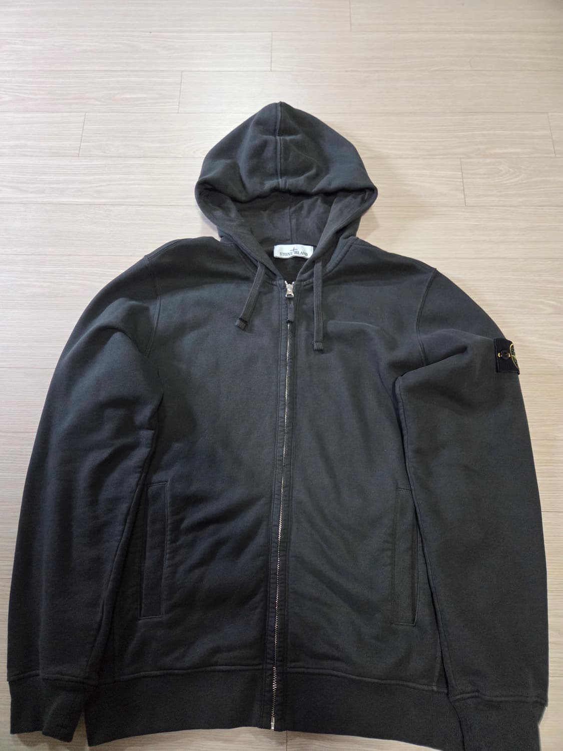 ​[24FW] 스톤아일랜드 가먼트다잉 후드 집업 (다크그레이) 상품이미지1