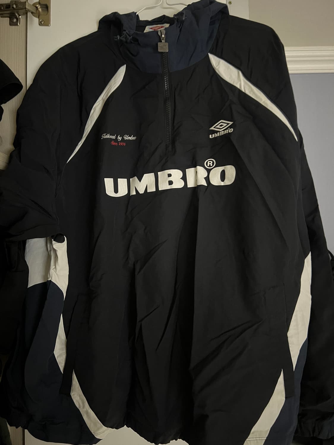 엄브로 유니폼깔 바람막이 115사이즈 상품이미지1