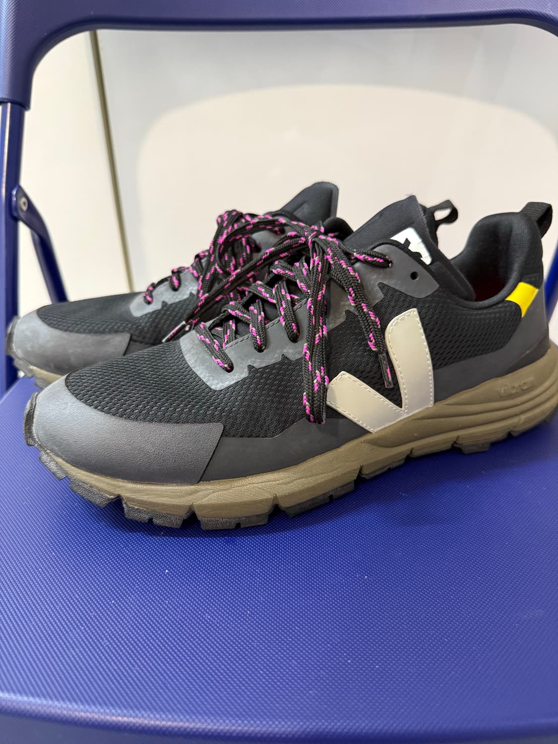 Veja DEKKAN ALVEOMESH BLACK OXFORD GREY  상품이미지2