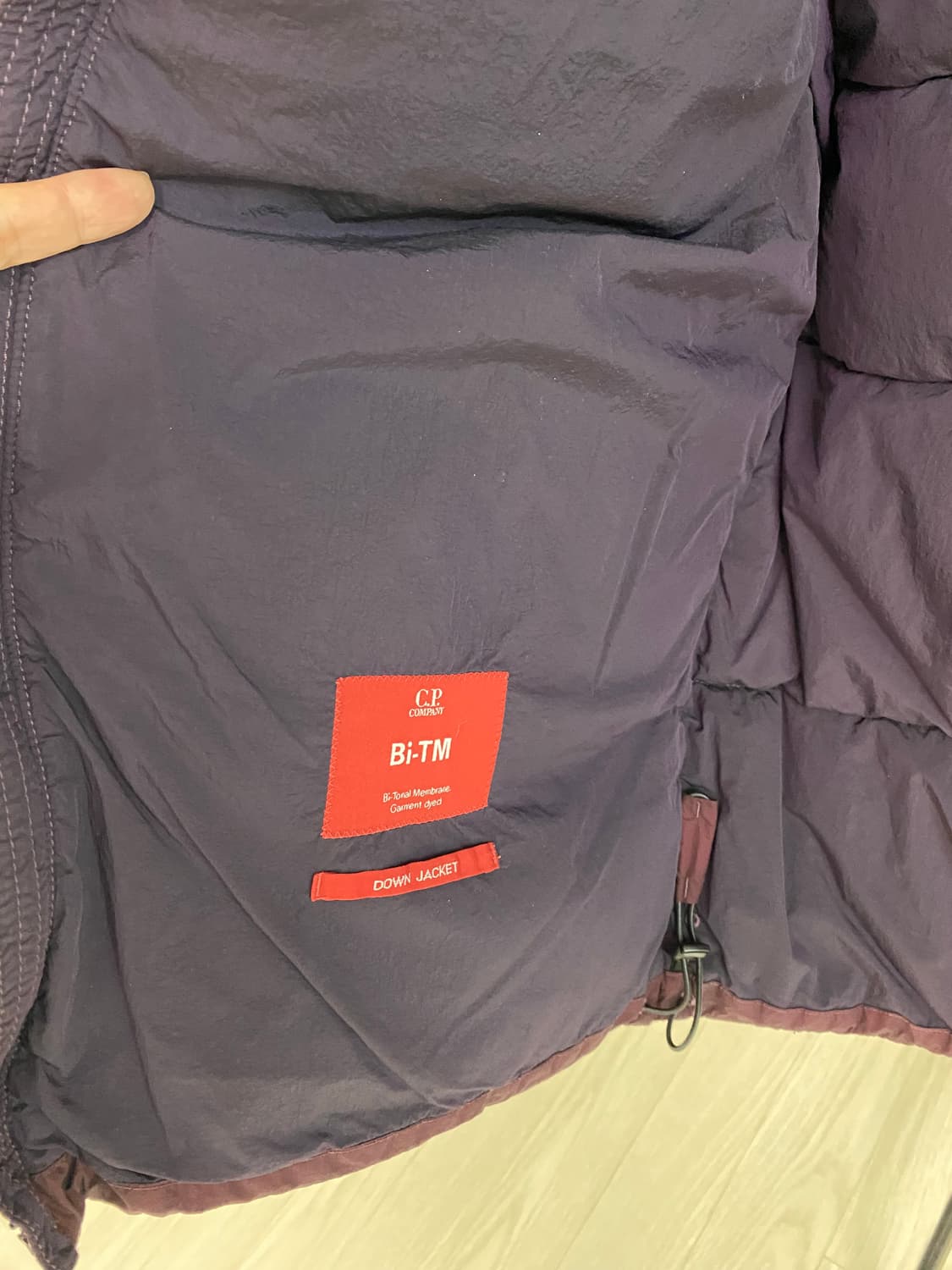 cp컴퍼니 24FW bi-tm 패딩 S 상품이미지5