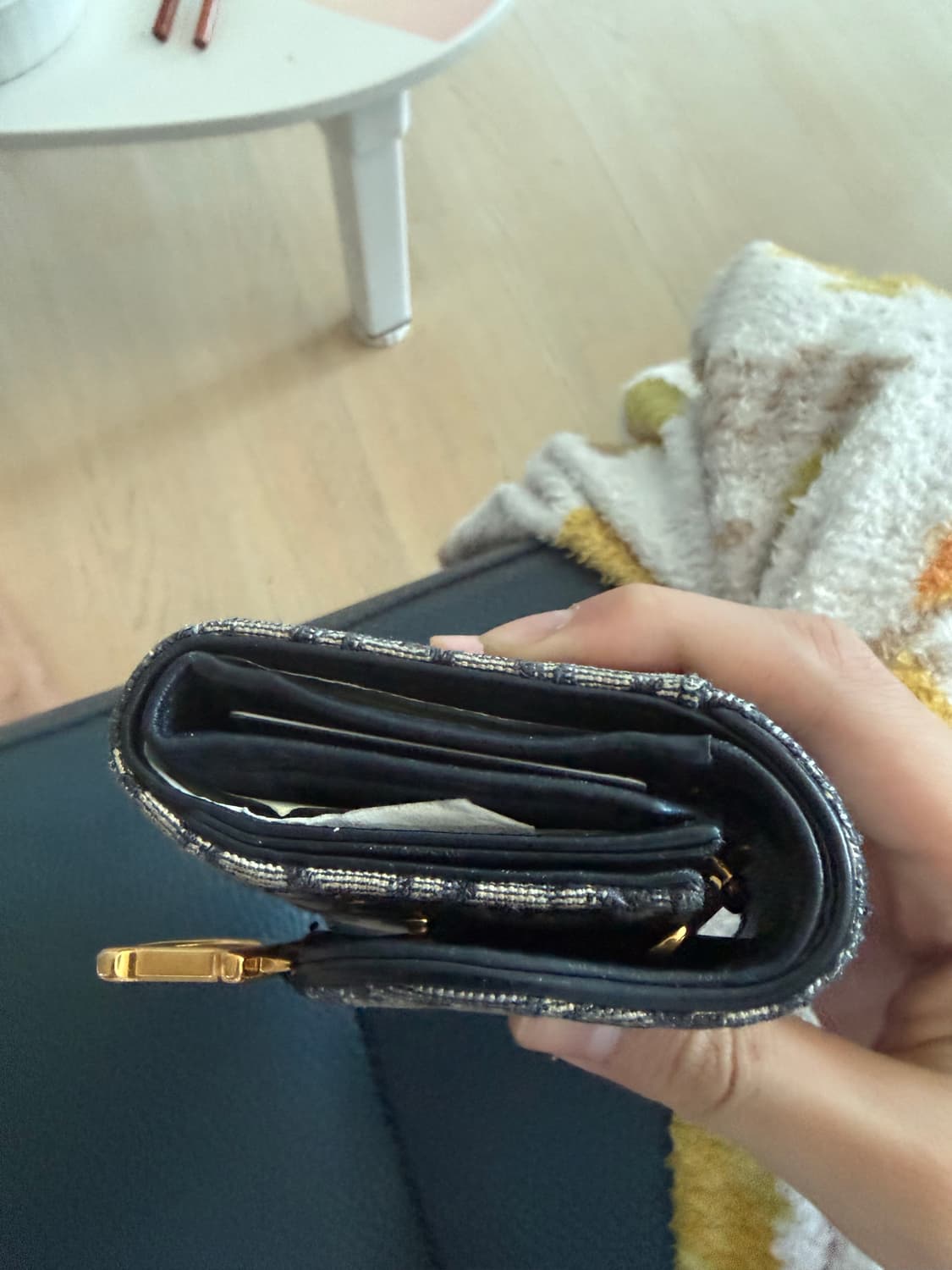 디올 오블리크 새들 로터스 지갑 상품이미지4