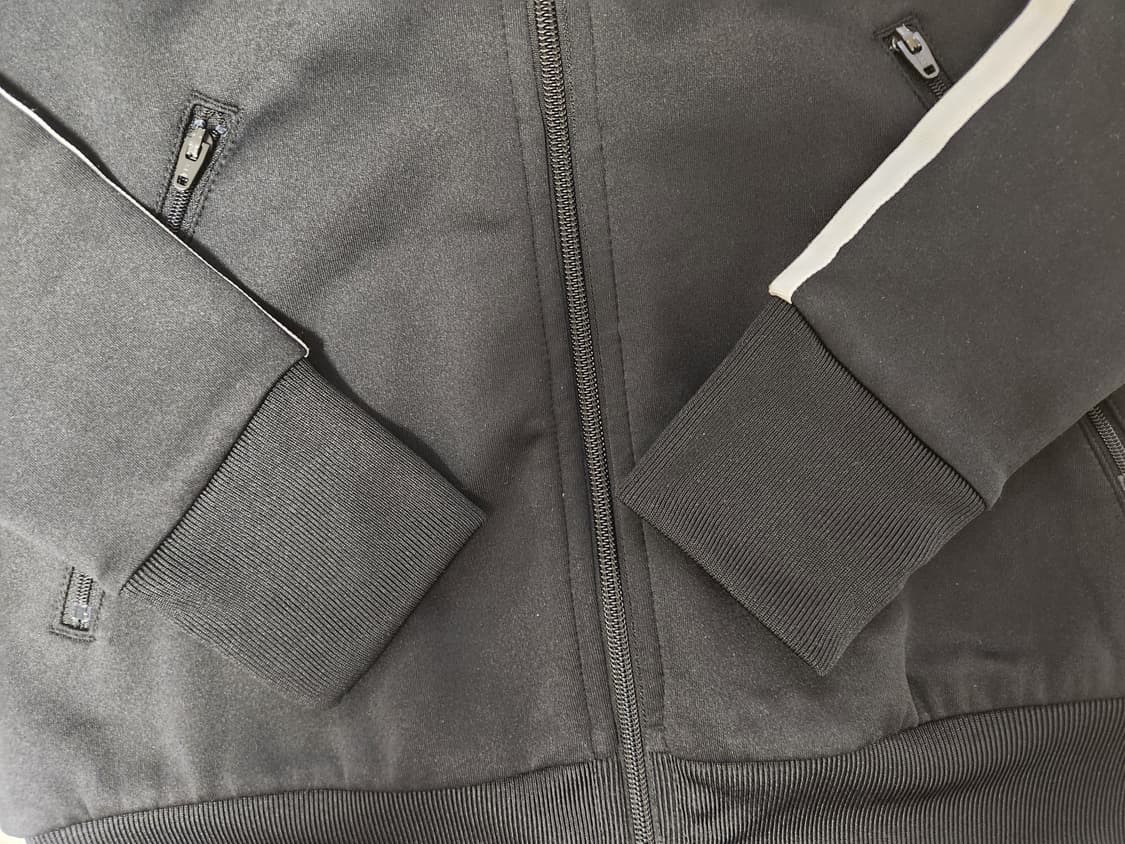 아디다스 블랙 삼선 트레이닝복 상하의 세트xs

아디다스 블랙 삼선 트레 상품이미지4