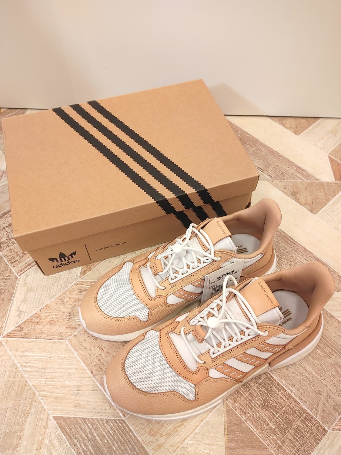 아디다스 X 핸더스킴 ZX 500 RM MT 상품이미지1