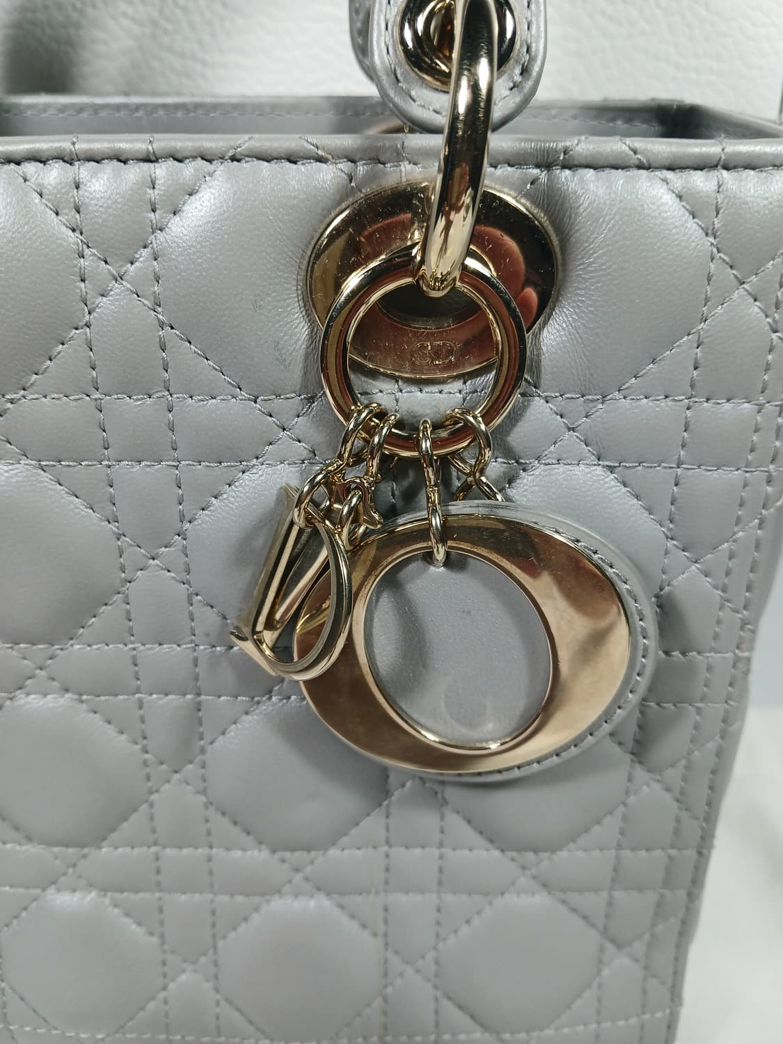 디올 레이디 토트백 미듐 M0565OBDU 상품이미지3