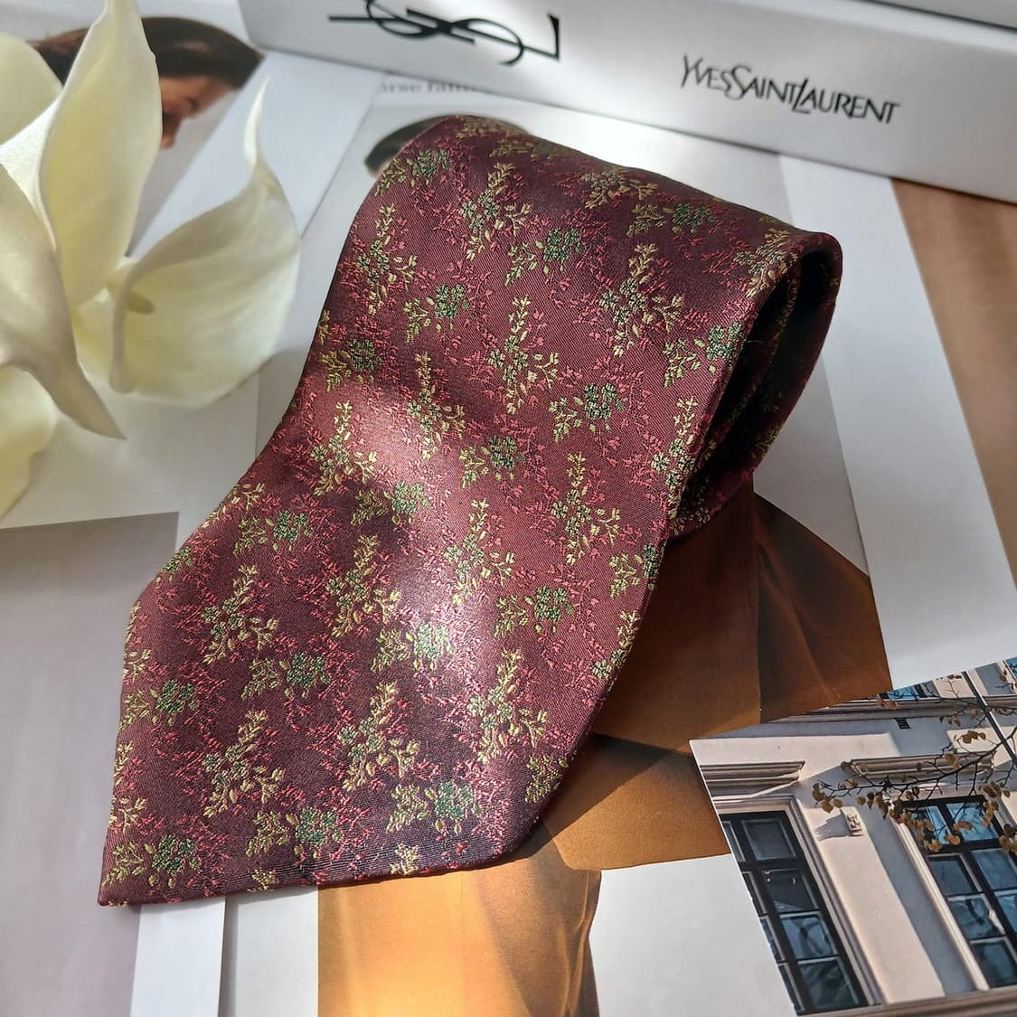 입생로랑 실크 플로럴 자카드 넥타이 9.1cm A+등급 A18868
 상품이미지2