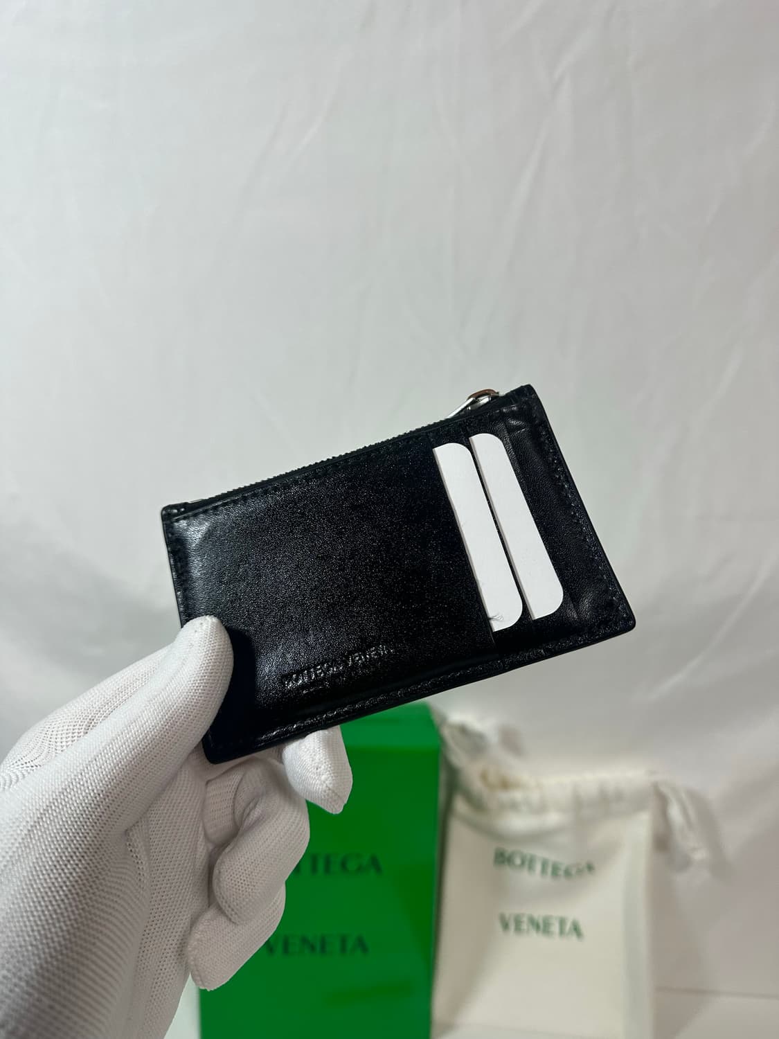 보테가베네타 지퍼 카드지갑 블랙 (OS) 상품이미지3