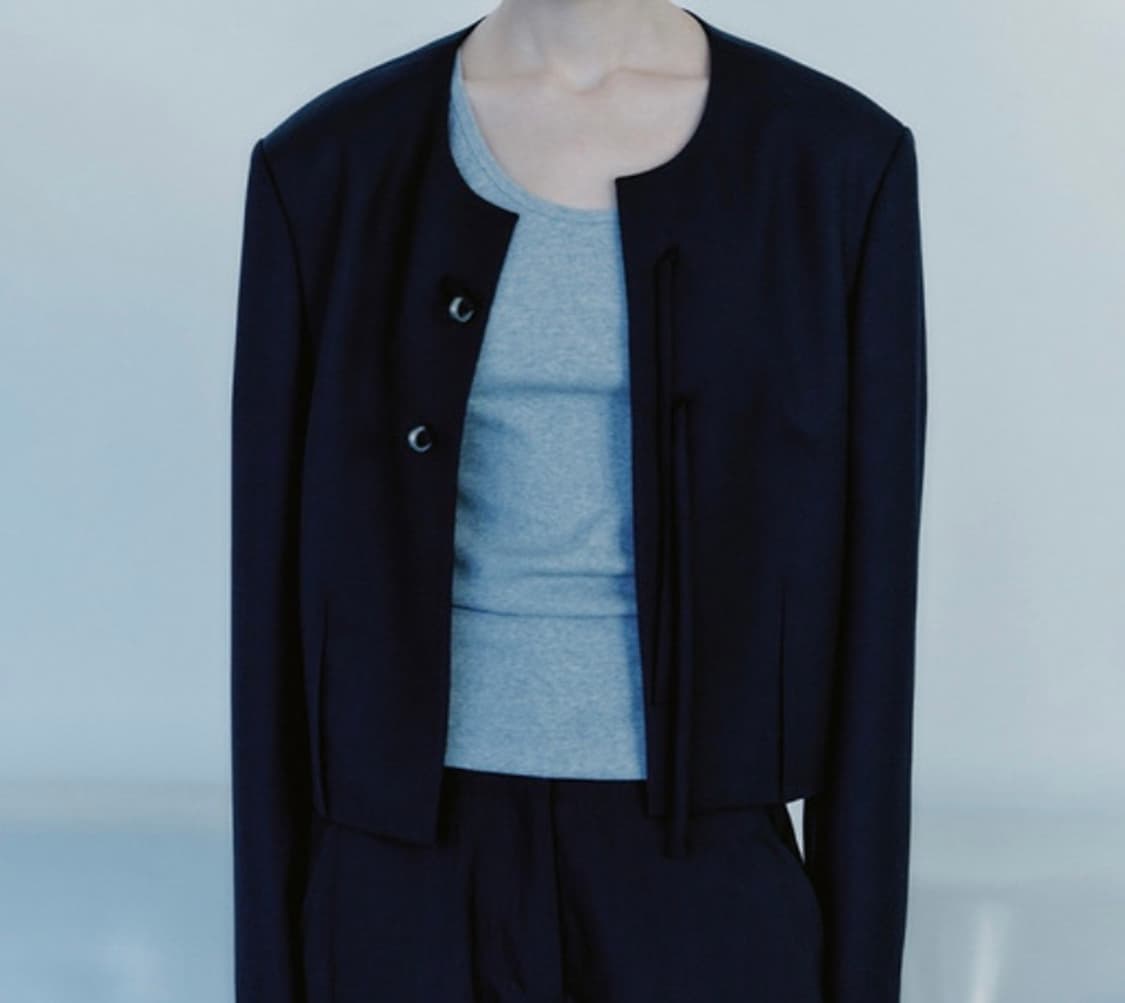 인사일런스 우먼 스트랩 크롭 자켓 BLACK 상품이미지2