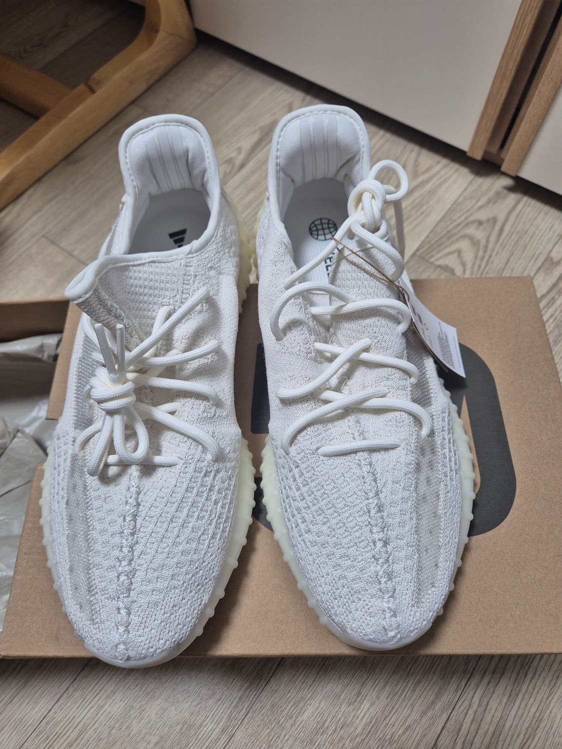 이지부스트 350 V2  Bone 새상품 상품이미지2