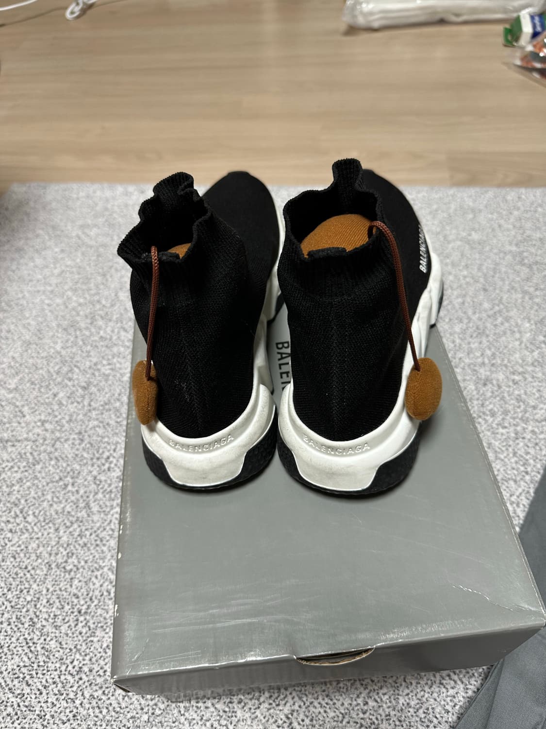 발렌시아가 스피드러너 250 상품이미지3