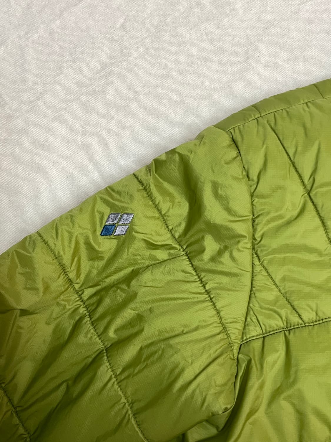 몽벨 경량 패딩  상품이미지4