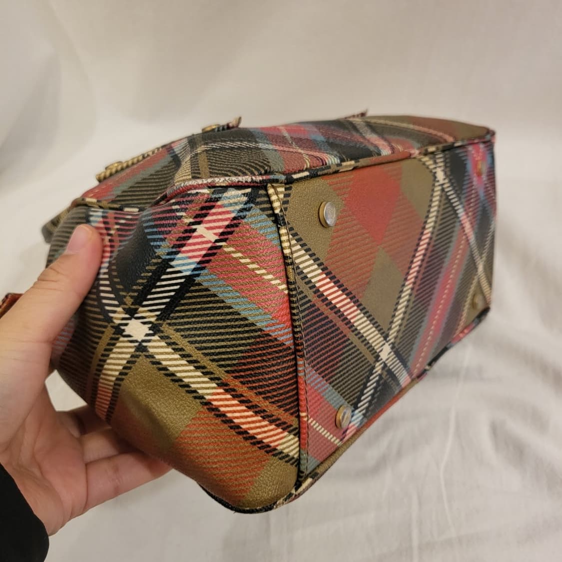 비비안웨스트우드 타탄 체크 토트백 가방 상품이미지3