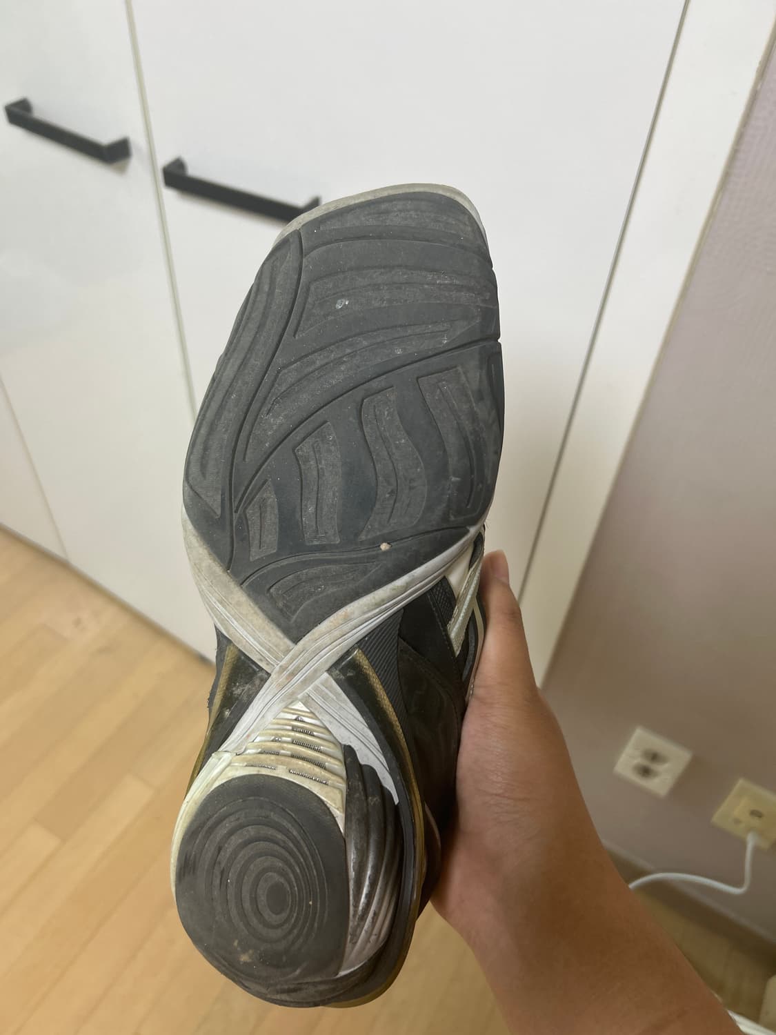 발렌시아가 타이렉스 41사이즈 판매합니다 상품이미지5