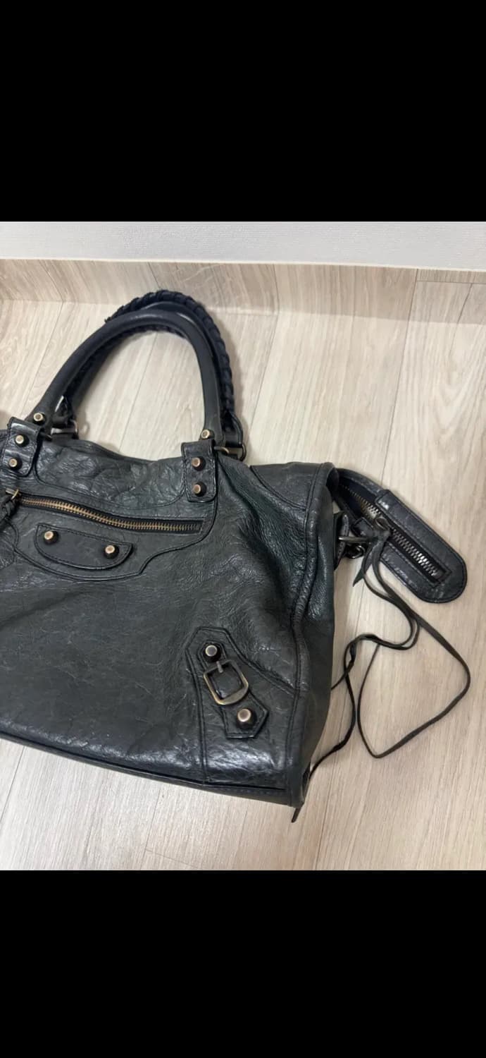 발렌시아가 클래식 모터백 미디움 상품이미지2