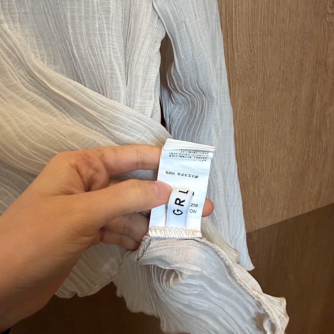 빈티지 라운드넥 플리츠 롱슬리브 블라우스 루즈핏 베이지 상품이미지5