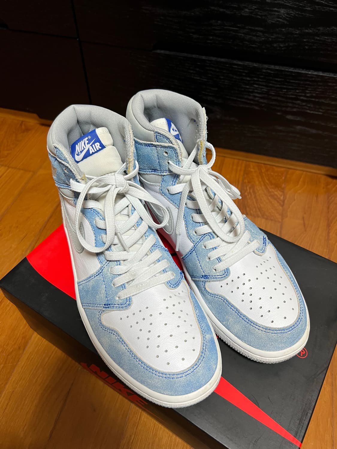 조던1 레트로 하이 OG 하이퍼 로얄 270 상품이미지1