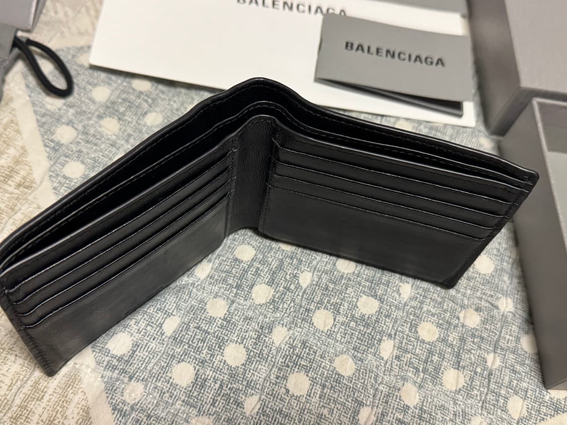 <거의 새것> 발렌시아가 크레딧 스퀘어 폴디드 지갑 상품이미지7