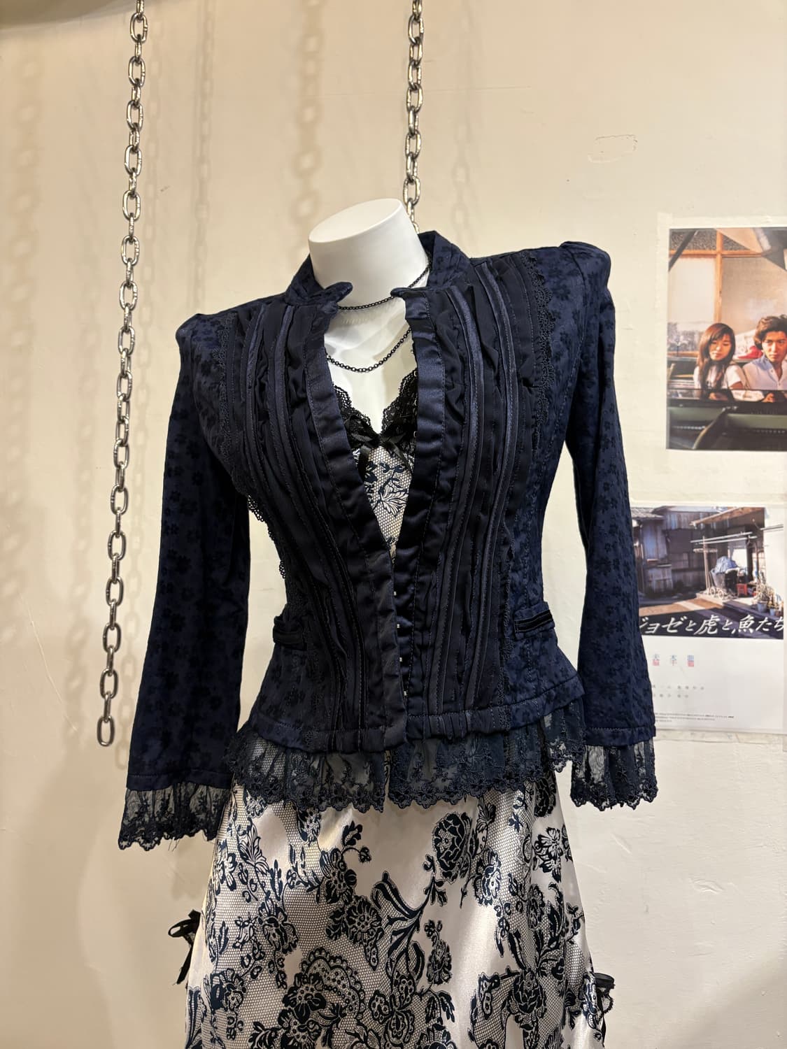오리엔탈 플라워 자수 레이스 절개 디테일 네이비 자켓 상품이미지1