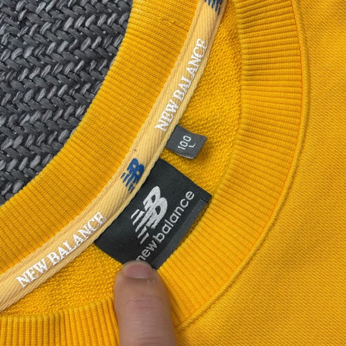 뉴발란스 로고 맨투맨v0423 상품이미지6