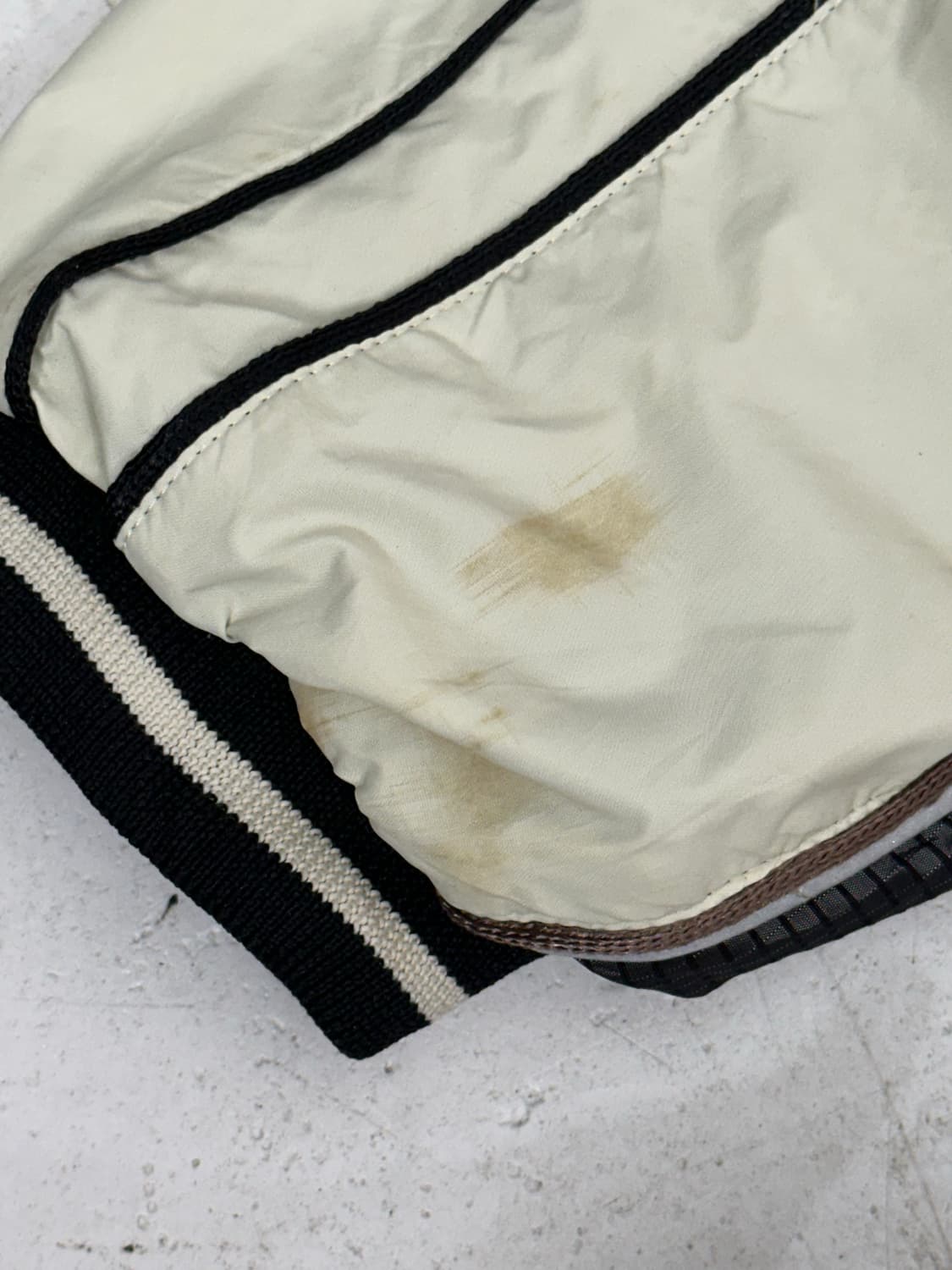 아식스 블랙 아이보리 올드스쿨 오버핏 바람막이 트랙 자켓 L 상품이미지8