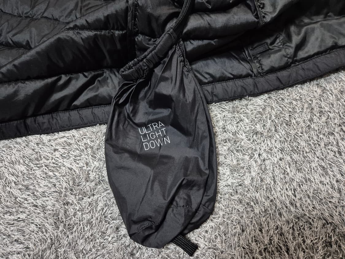 유니클로 남성 울트라라이트 다운조끼 M 상품이미지5