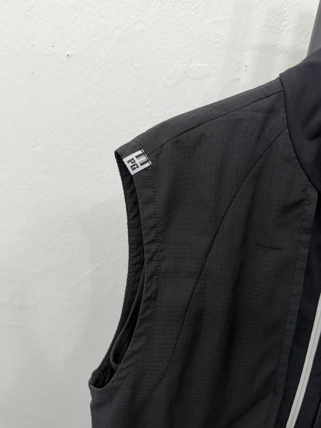 정품) 파리게이츠 여성 블랙 바람막이 조끼 2 상품이미지4