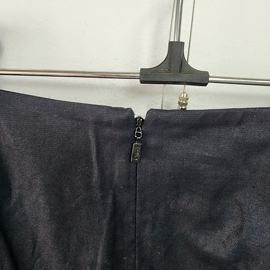 끌로에 블랙 미디 스커트 상품이미지2