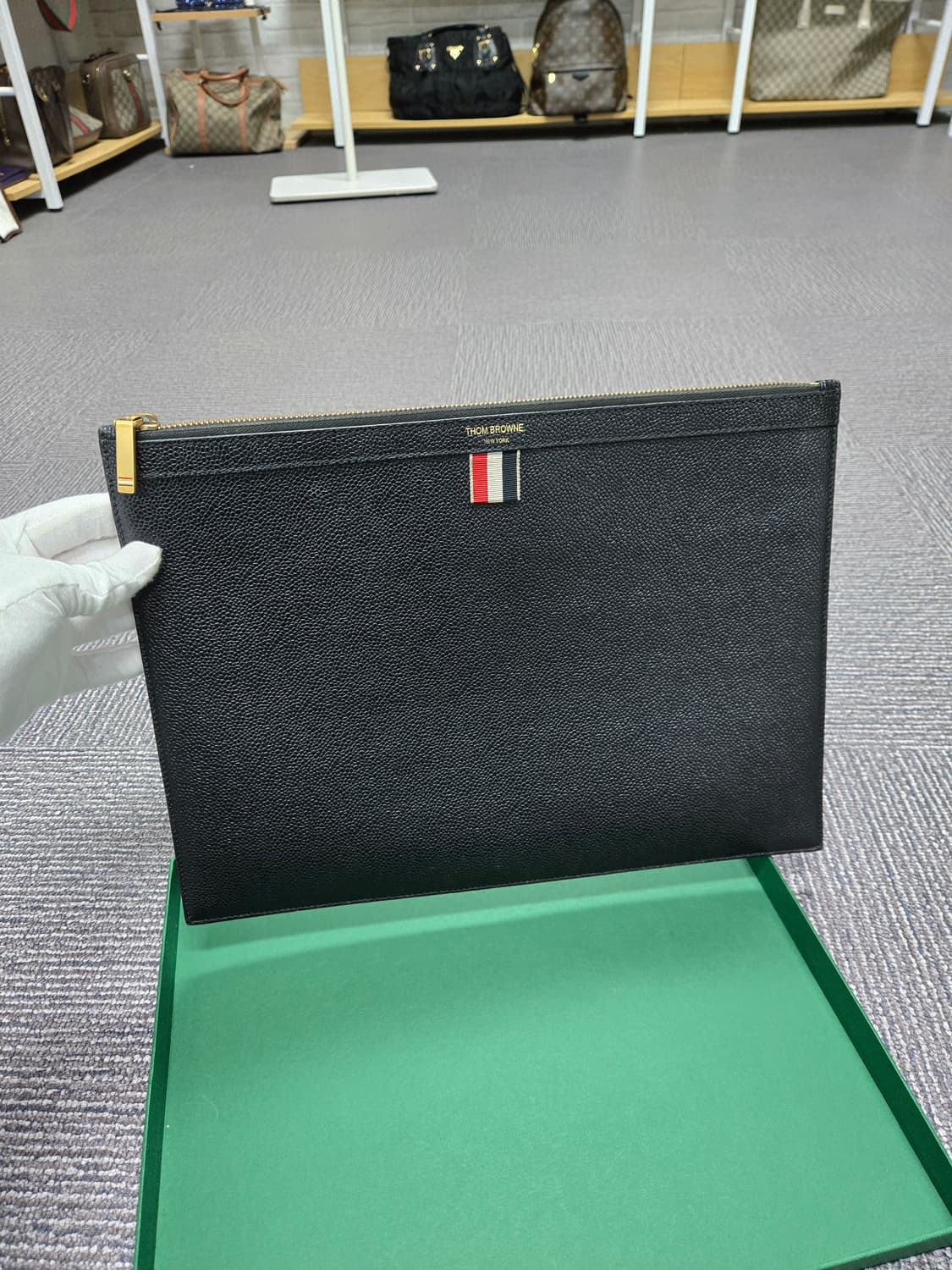 [특가][정품]톰브라운 클러치백 라지 상품이미지1