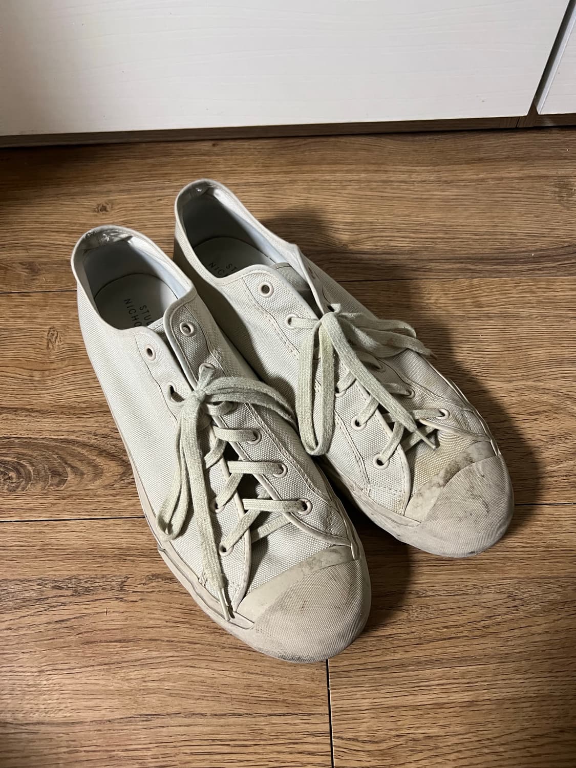 스튜디오니콜슨 스니커즈 상품이미지1