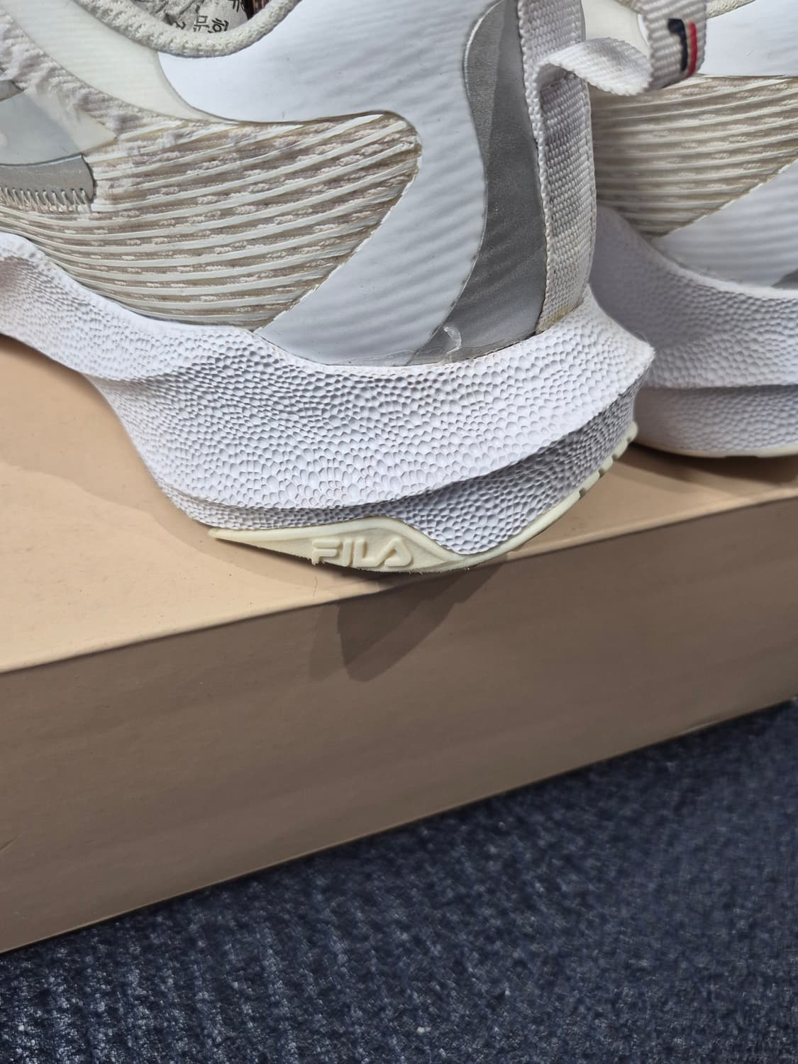 휠라 뉴런 임펄스 7  러닝화 280 (넘 이쁨) 상품이미지6