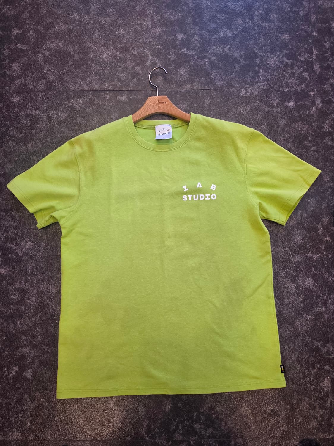 #IAB STUDIO 라임색 반팔 티셔츠 - L 상품이미지1