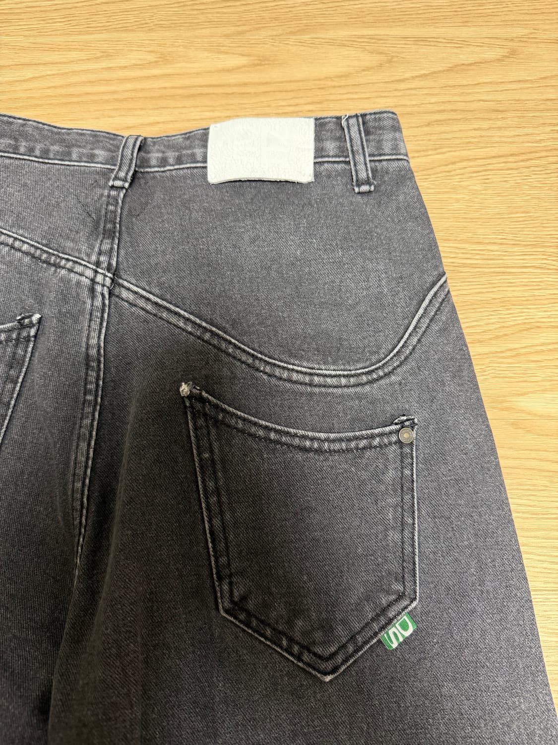 Dnsr 바지 웨이브 드롭 데님 블랙 상품이미지5