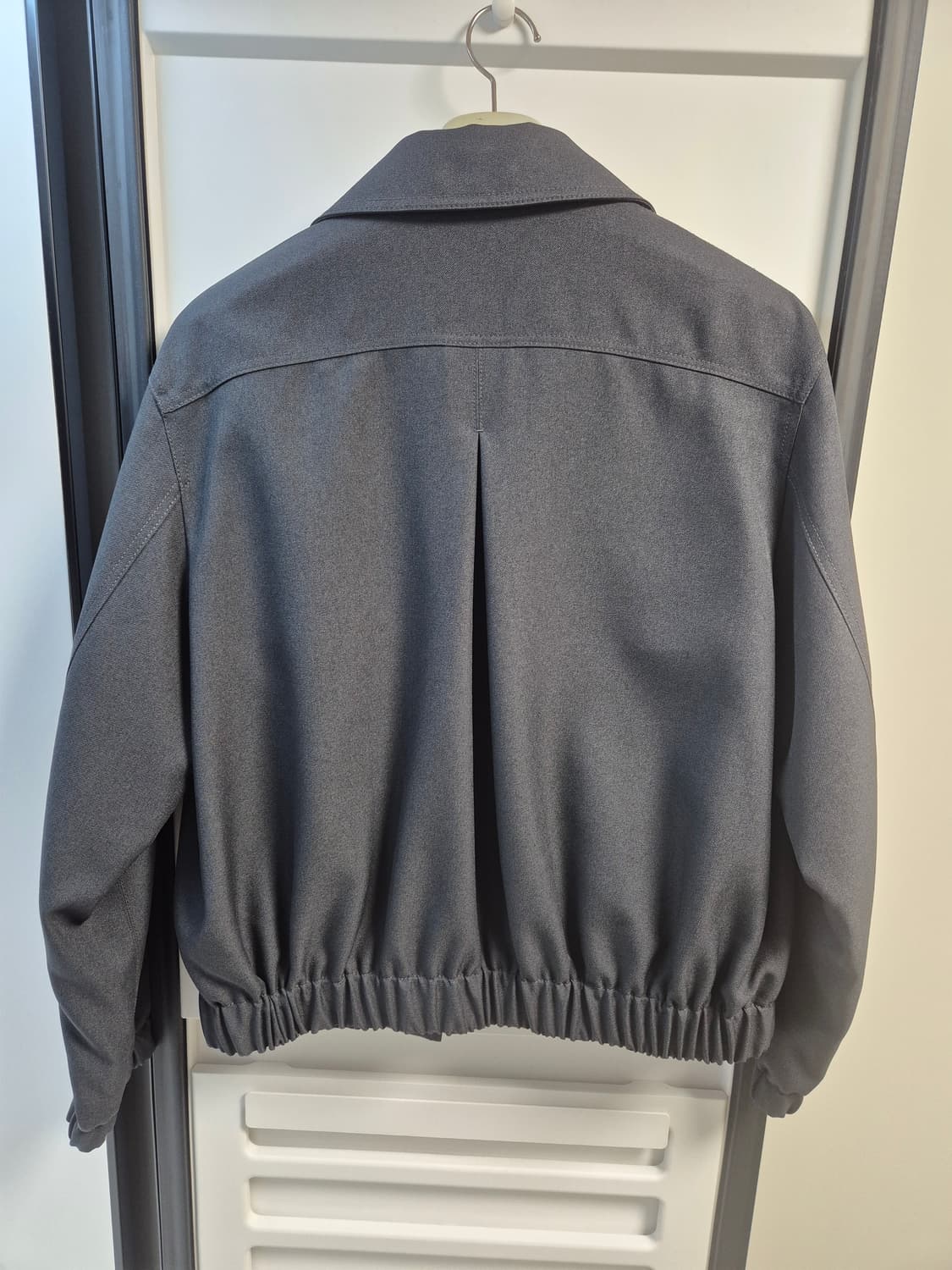 인사일런스 SASAKI 포인티드 칼라 블루종 SLATE GREY M 상품이미지2