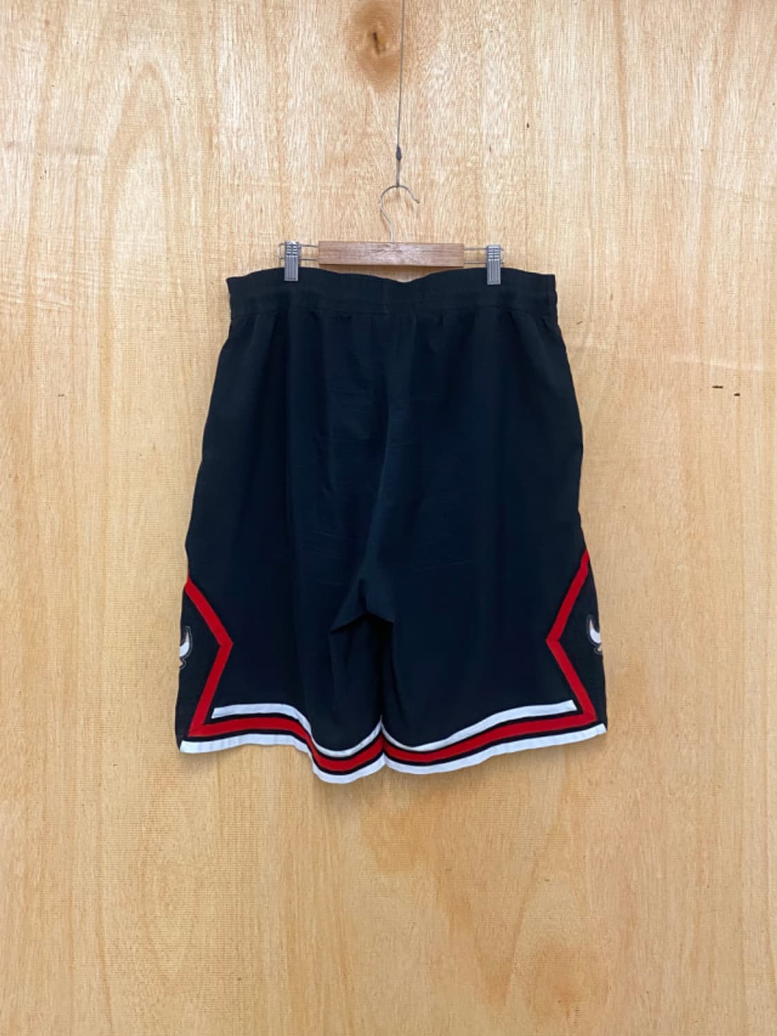 ADIDAS x NBA chicago bulls bermuda pants 상품이미지5