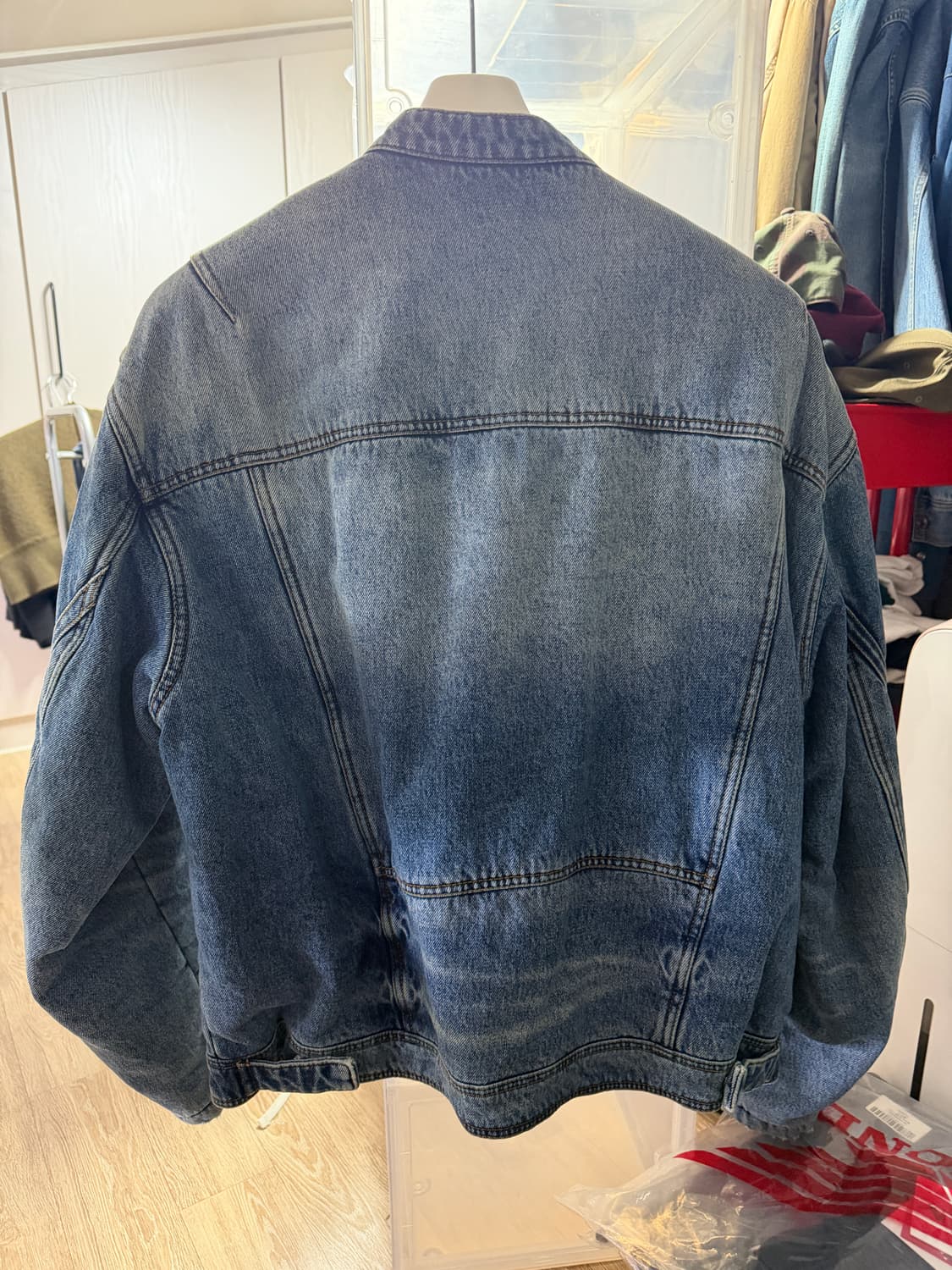 쿠어 페이딩 패디드 바이커 데님 점퍼 (워시드블루)L 상품이미지3