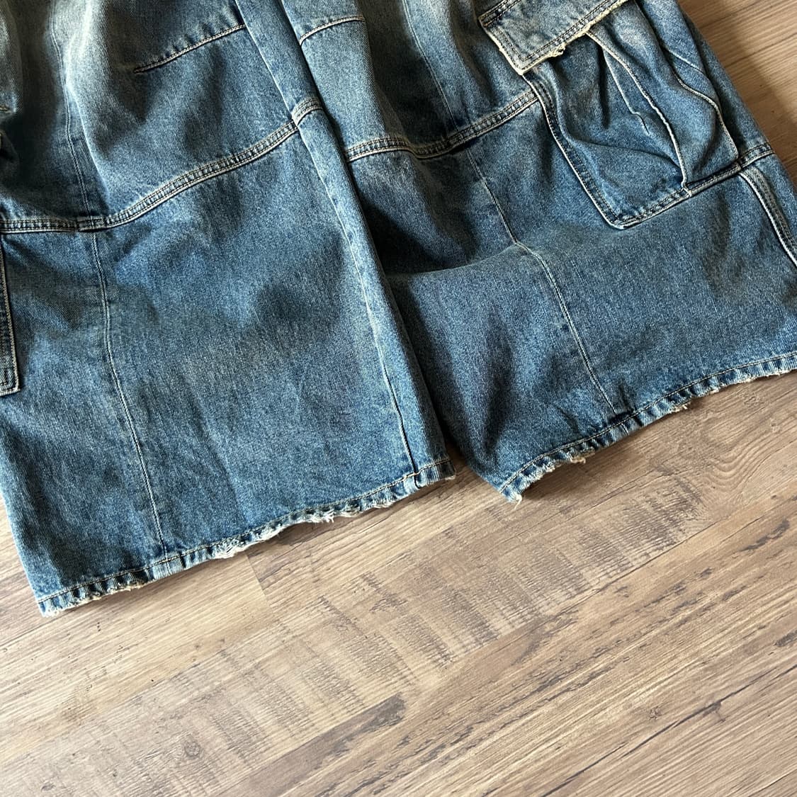 발렌시아가 25SS 플레어드 카고 데님팬츠 상품이미지5