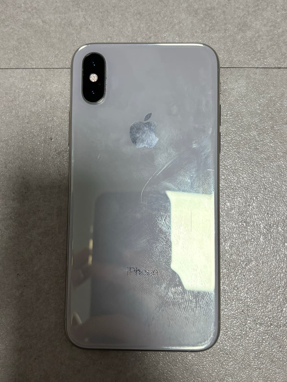 아이폰 xs 64GB 실버 상품이미지1